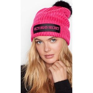 VICTORIA’S SECRET Beanie